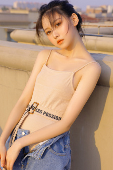丰满女老板BD高清中文